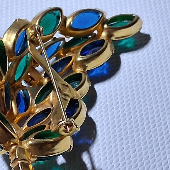 * Vintage Blue & Green Marquis Stones Pin Brooch - Picture 5 of 5